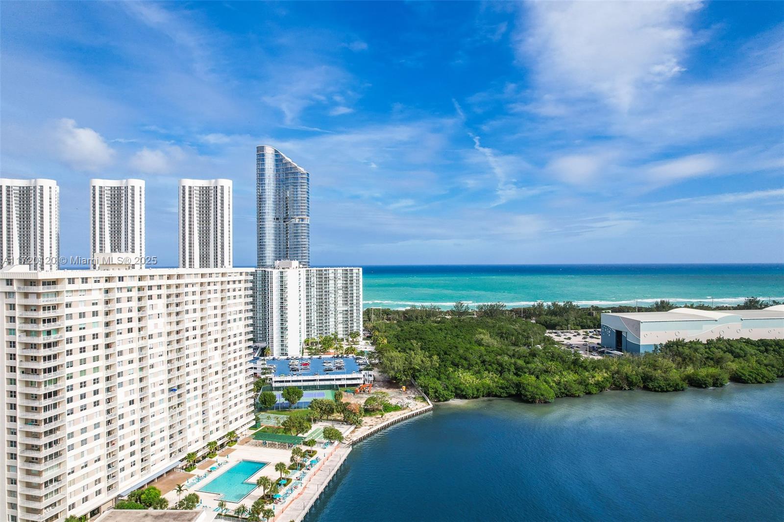 ARLEN HOUSE CONDO - Residential