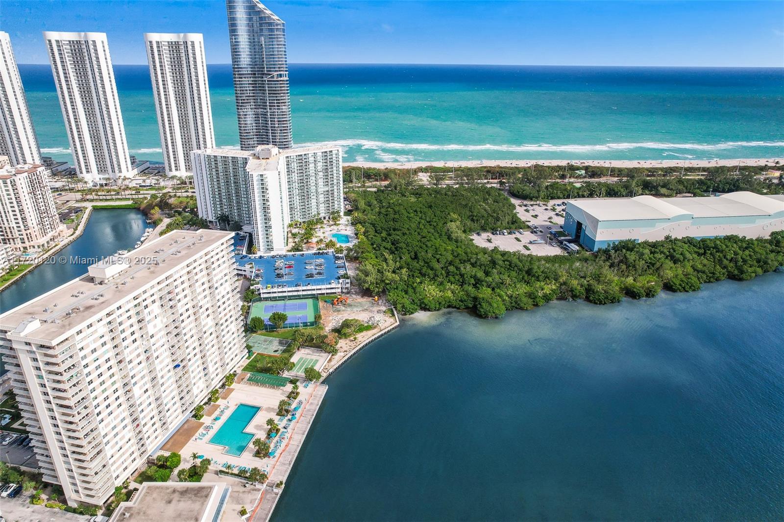 ARLEN HOUSE CONDO - Residential