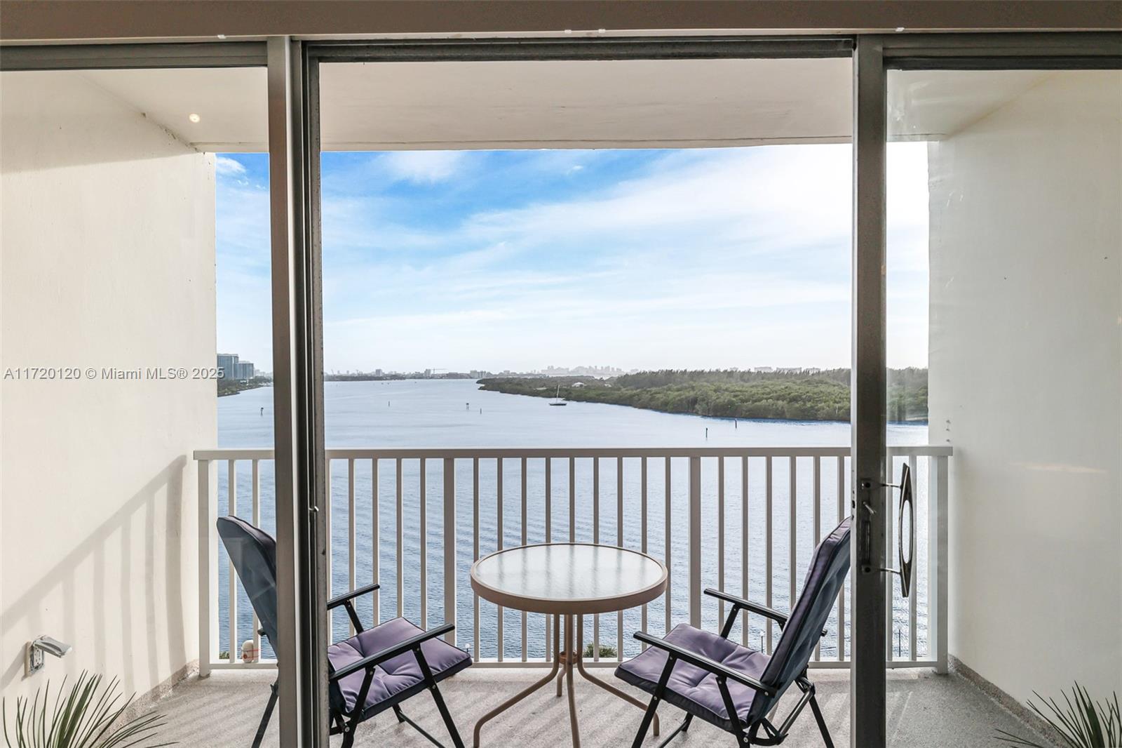 ARLEN HOUSE CONDO - Residential