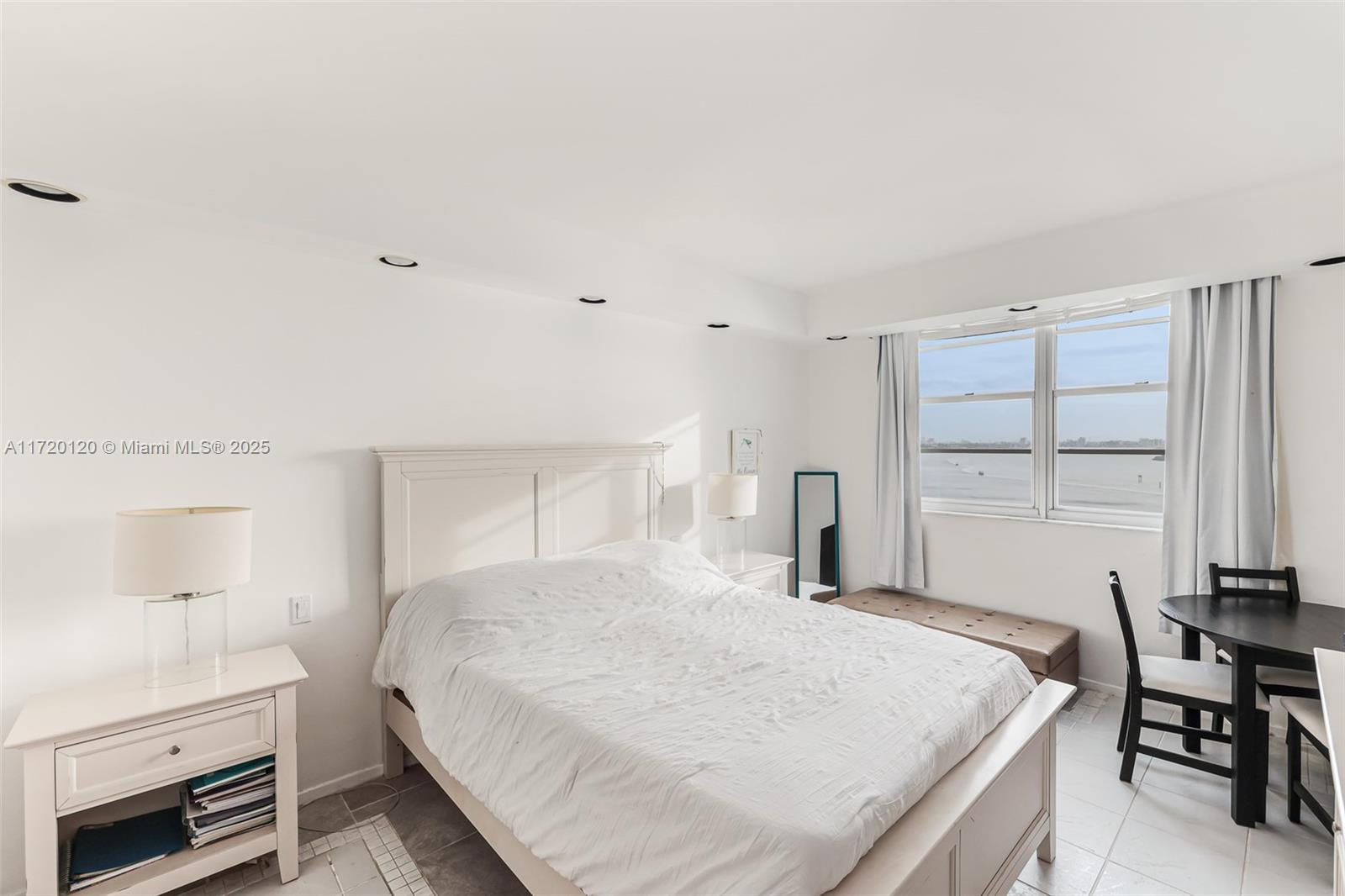 ARLEN HOUSE CONDO - Residential