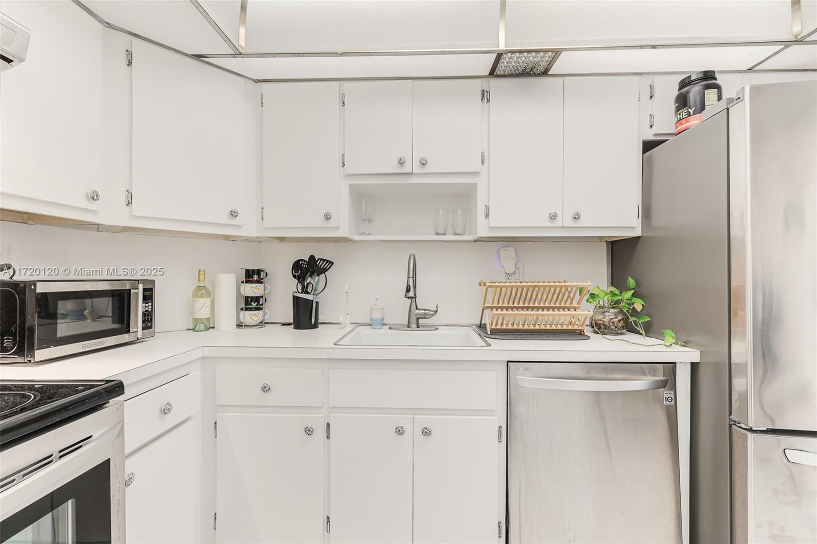 ARLEN HOUSE CONDO - Residential