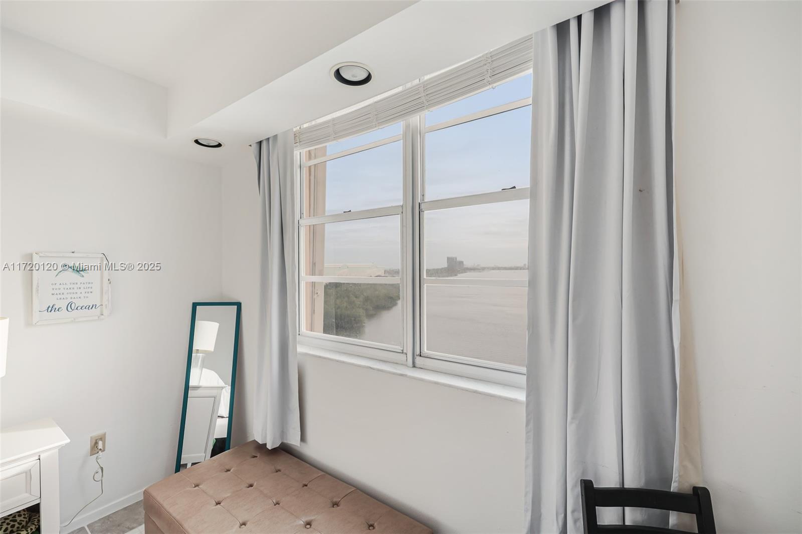 ARLEN HOUSE CONDO - Residential