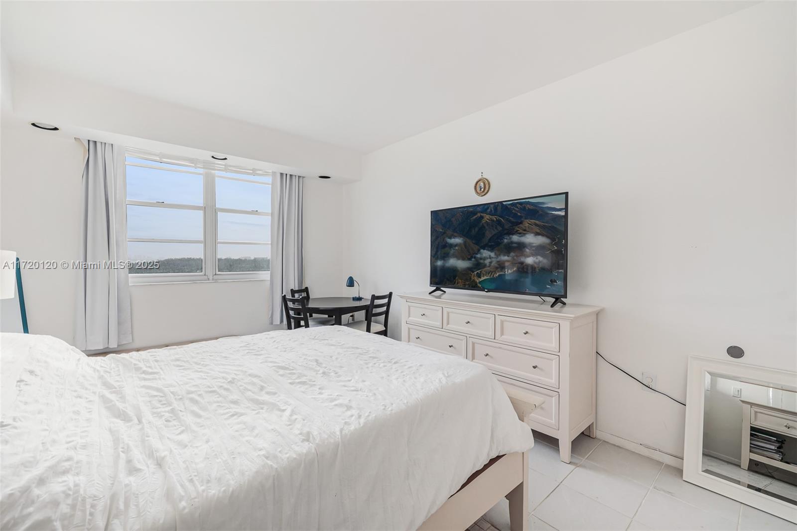 ARLEN HOUSE CONDO - Residential