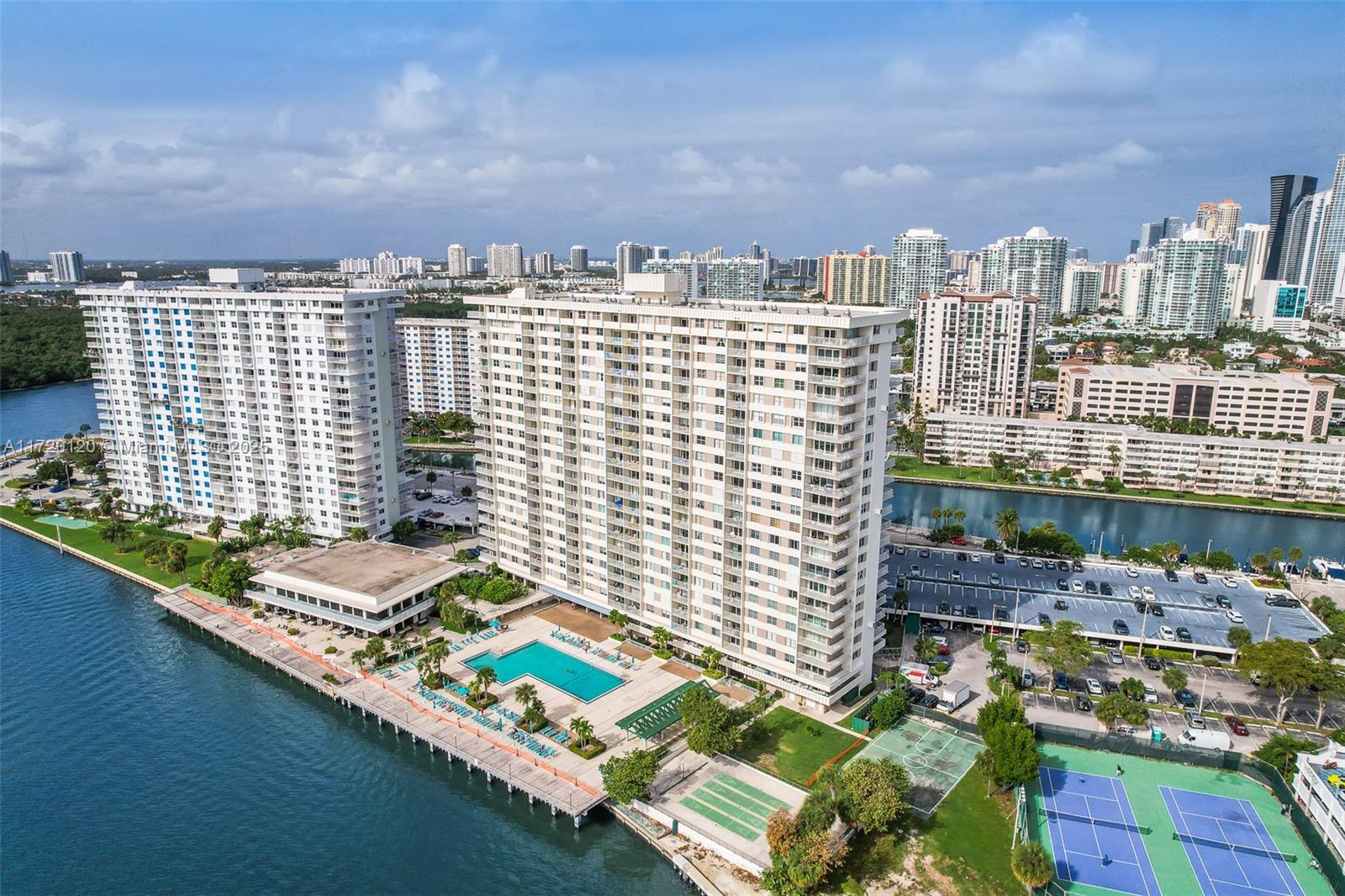 ARLEN HOUSE CONDO - Residential