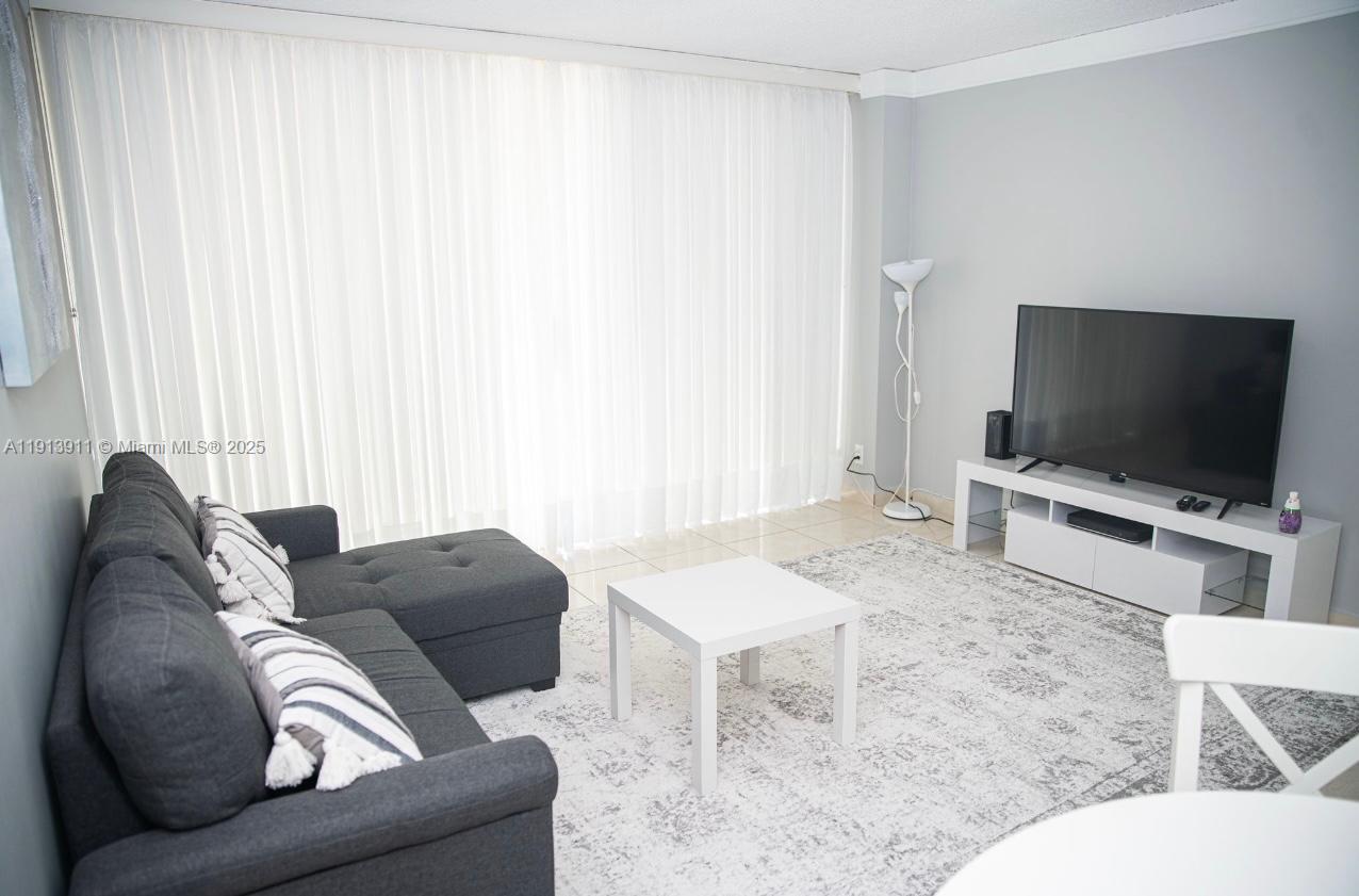 BRAVURA II CONDO - Residential Lease