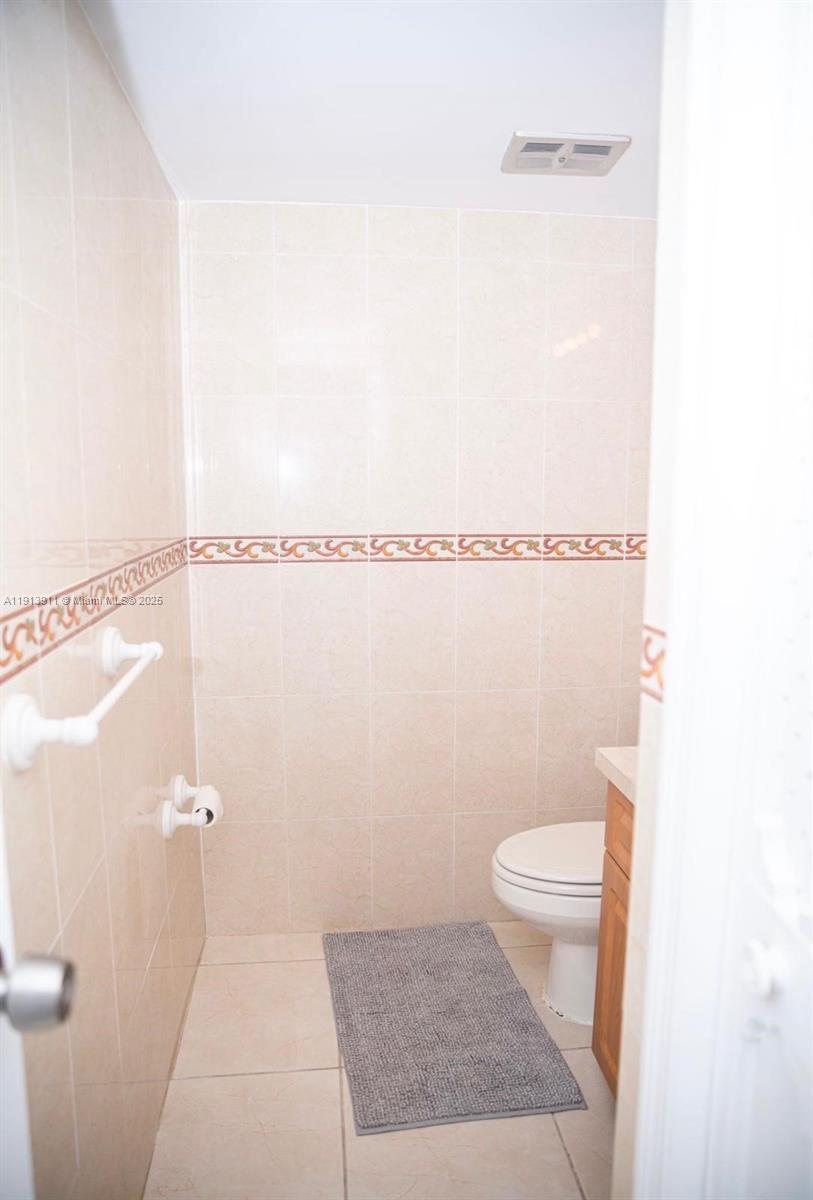 BRAVURA II CONDO - Residential Lease