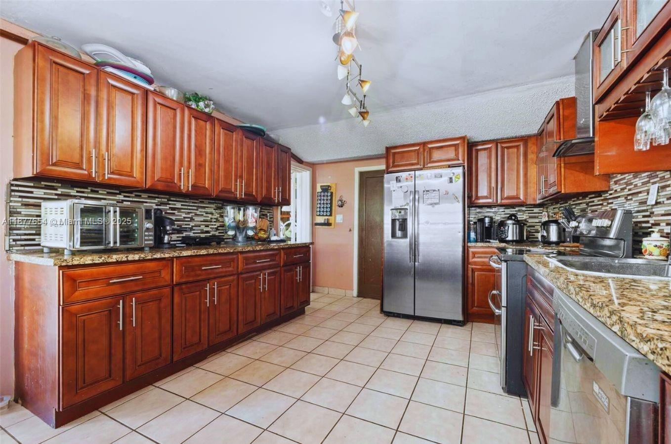 CORAL WAY VILLAGE SEC A P - Residential