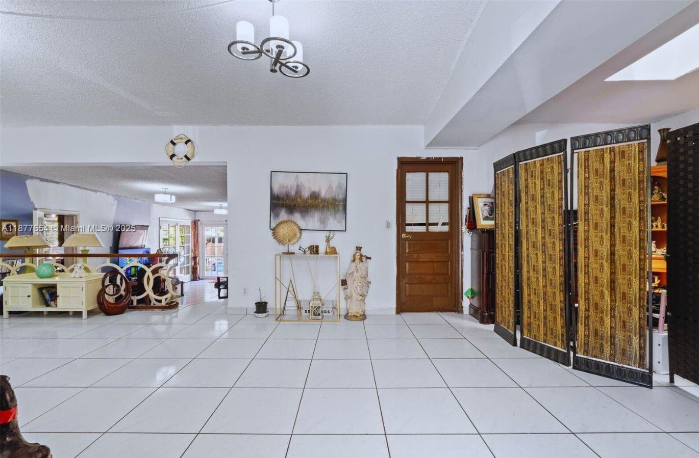 CORAL WAY VILLAGE SEC A P - Residential