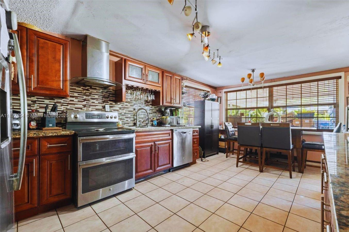 CORAL WAY VILLAGE SEC A P - Residential