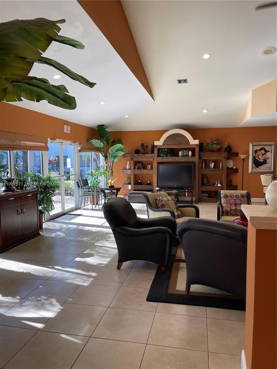 SUN VISTA GARDENS CONDO - Residential