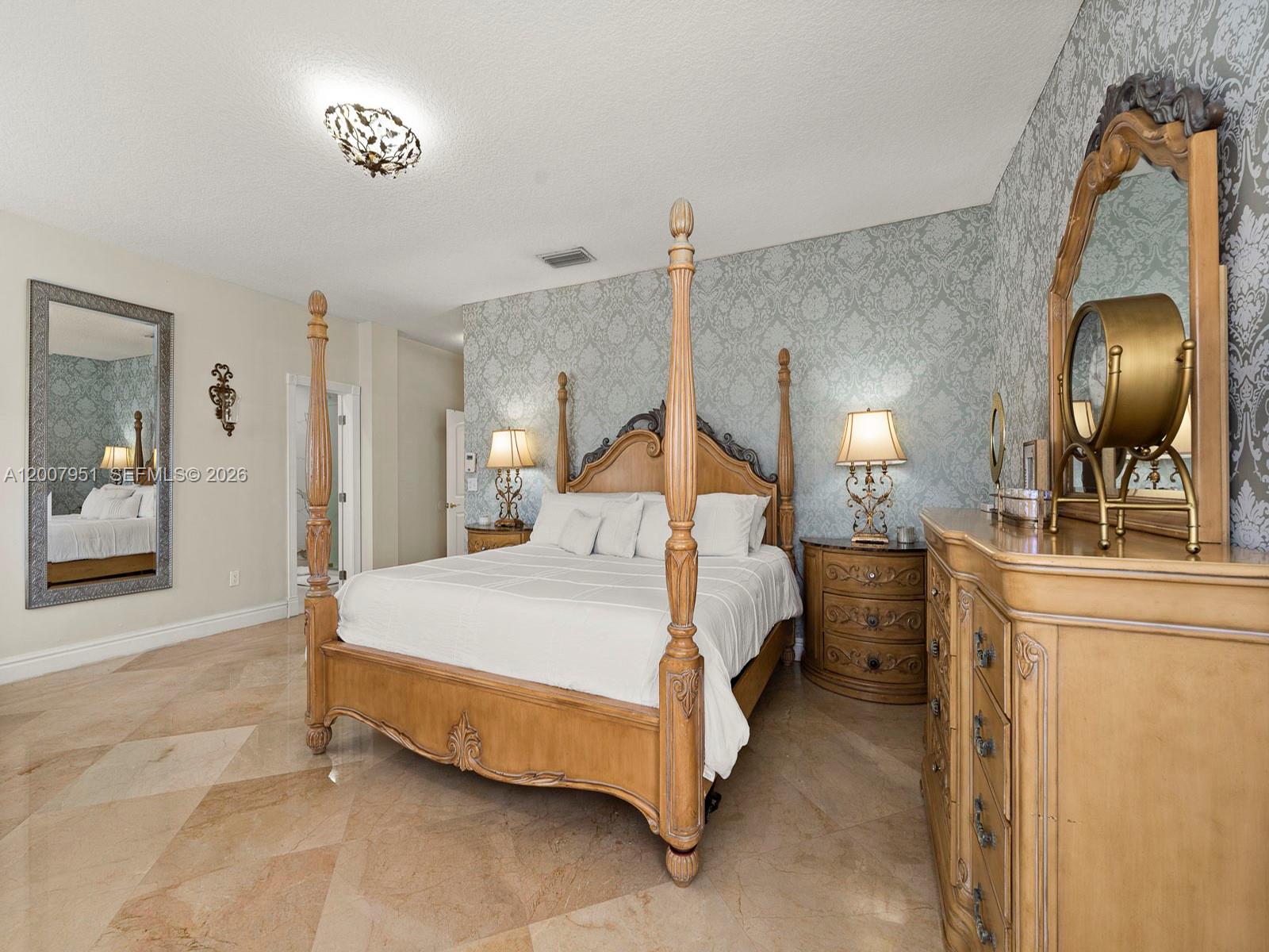 HAMMOCKS SHORES 2ND ADDN - Residential