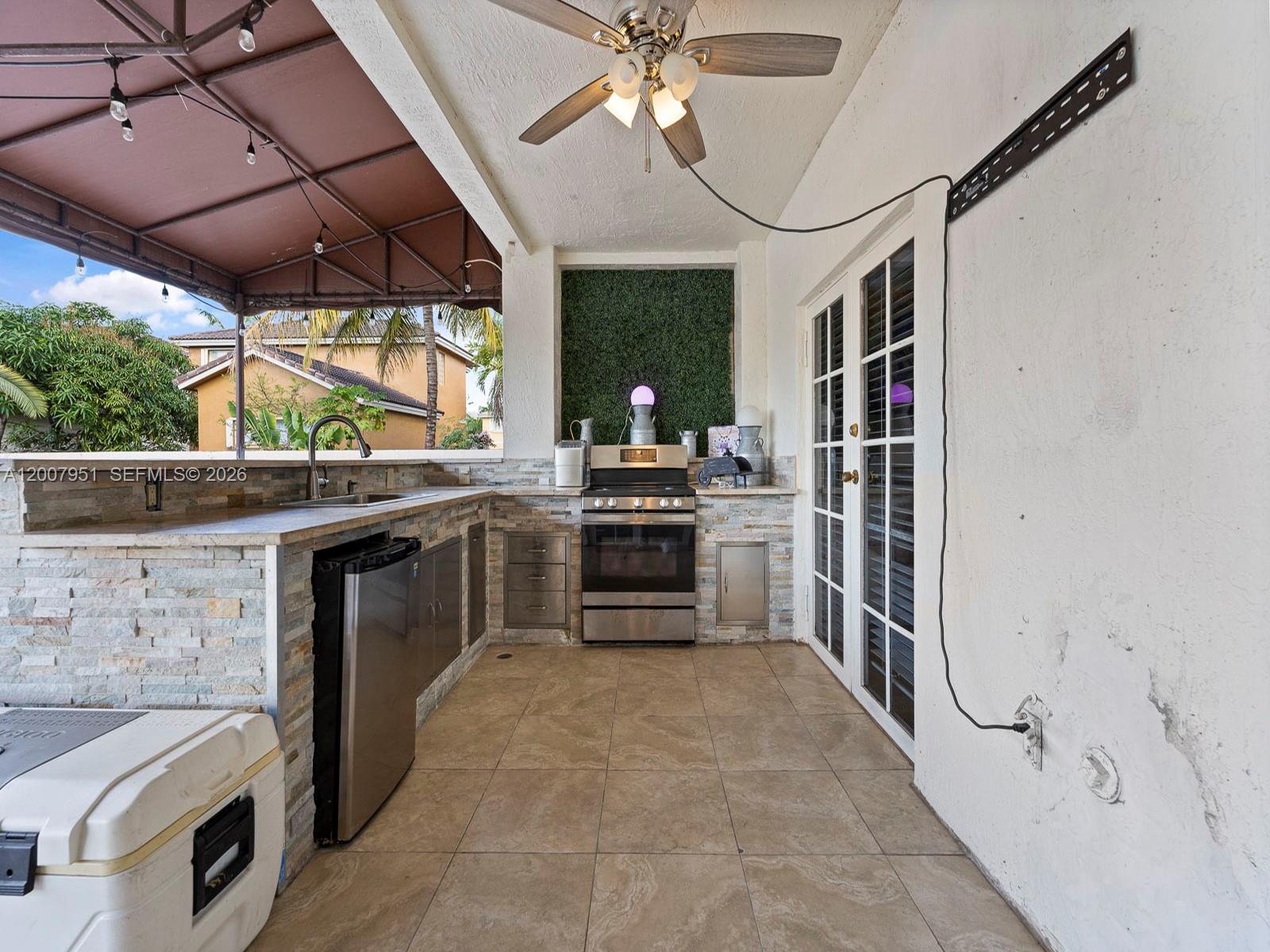 HAMMOCKS SHORES 2ND ADDN - Residential