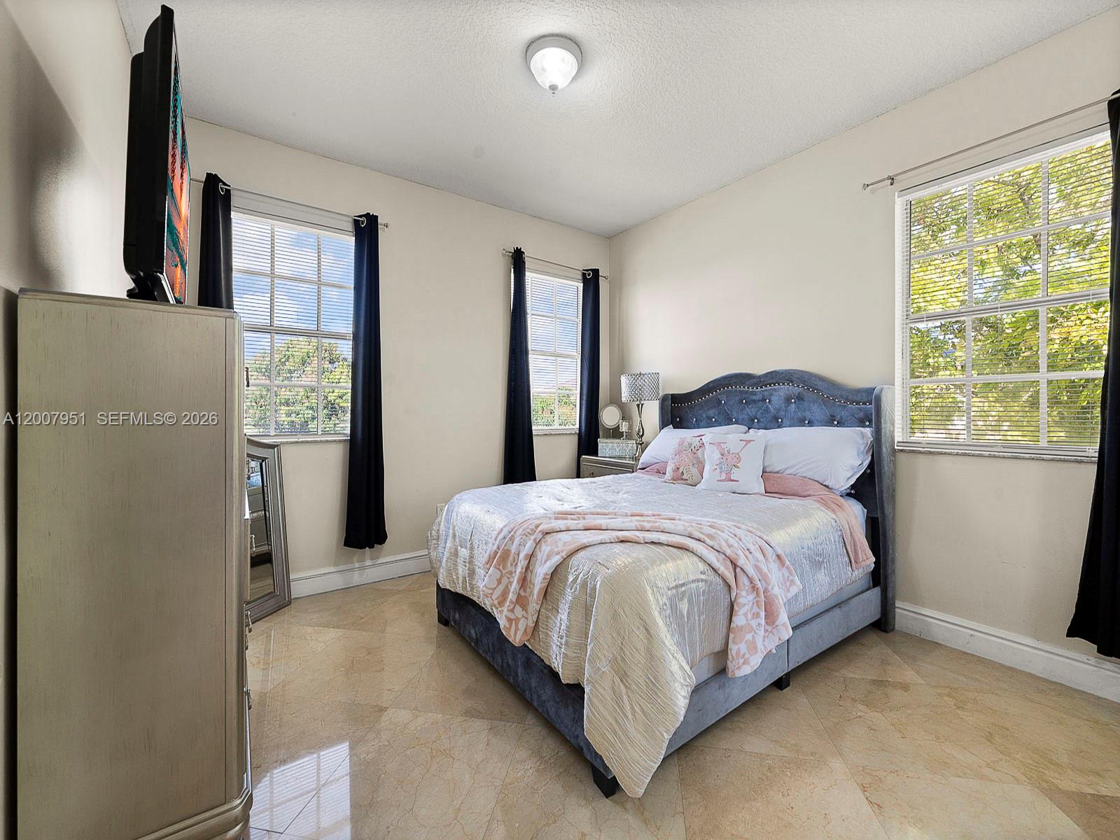 HAMMOCKS SHORES 2ND ADDN - Residential