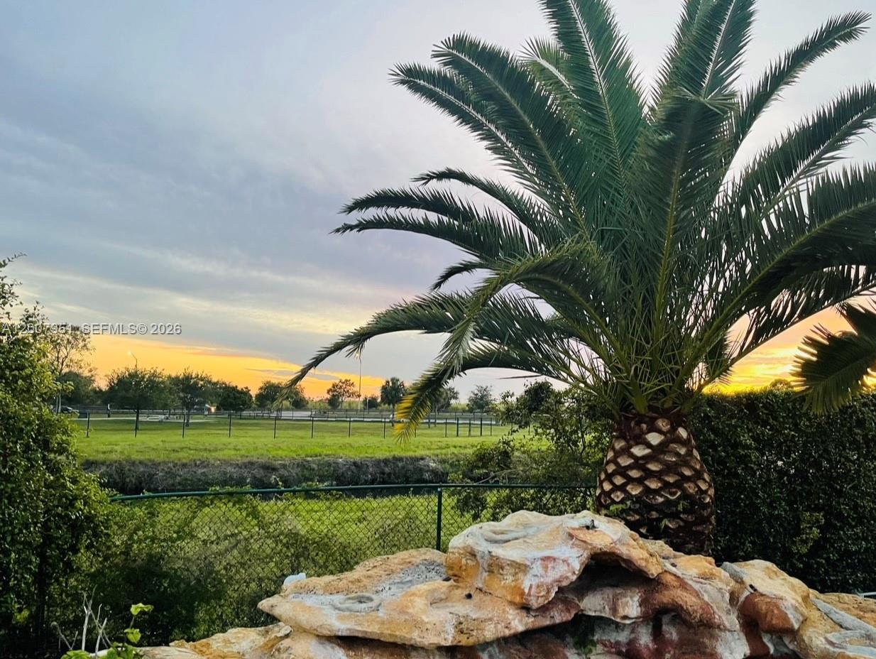 HAMMOCKS SHORES 2ND ADDN - Residential