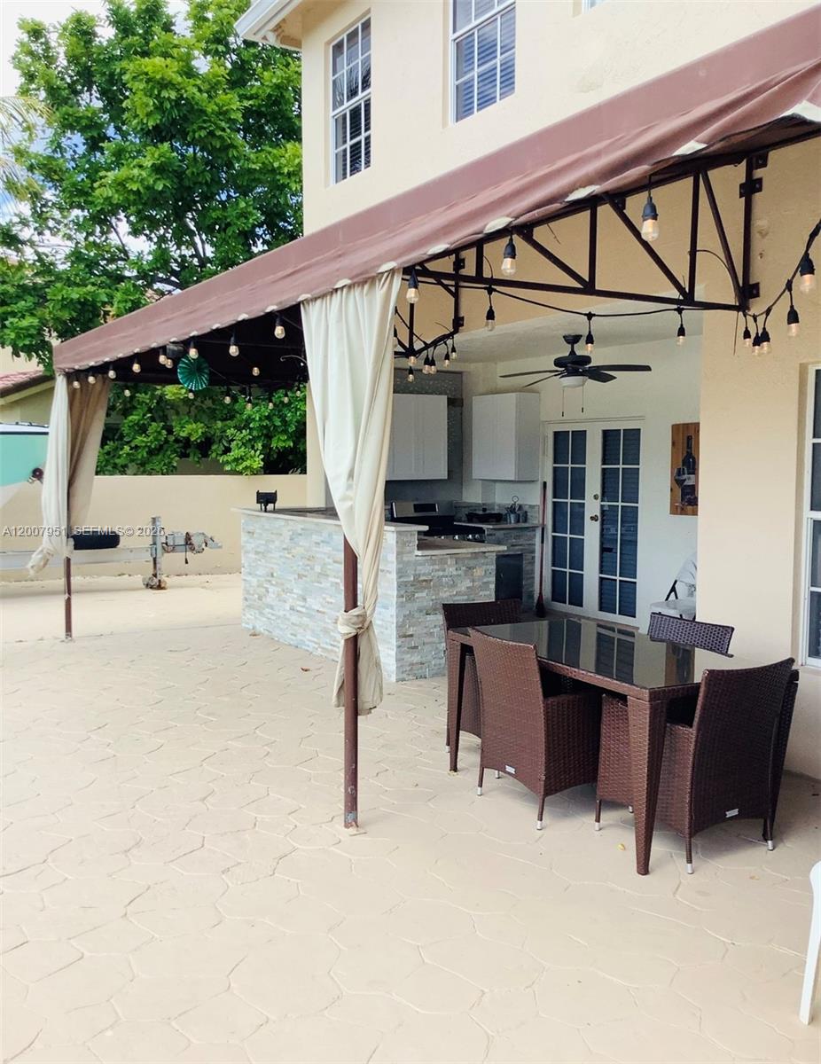 HAMMOCKS SHORES 2ND ADDN - Residential