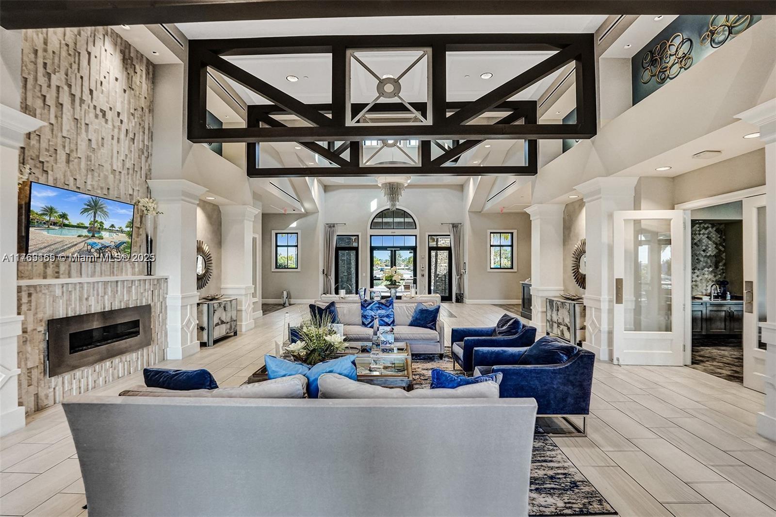 PARKLAND ROYALE - Residential