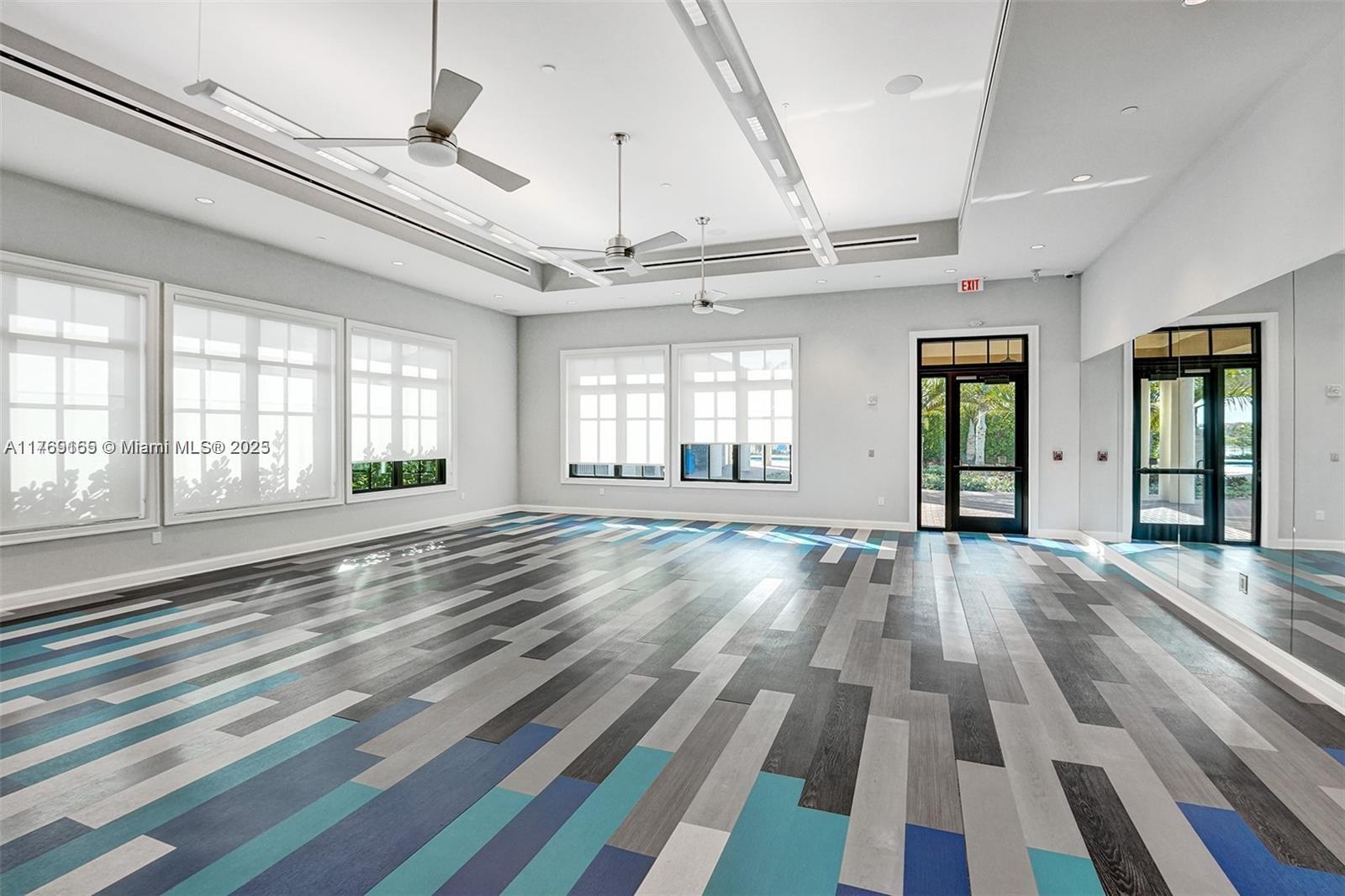 PARKLAND ROYALE - Residential