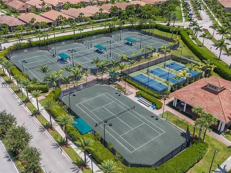 PARKLAND ROYALE - Residential