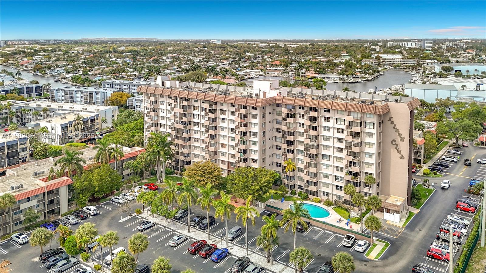 ISLAND CLUB TWO CONDO - Residential