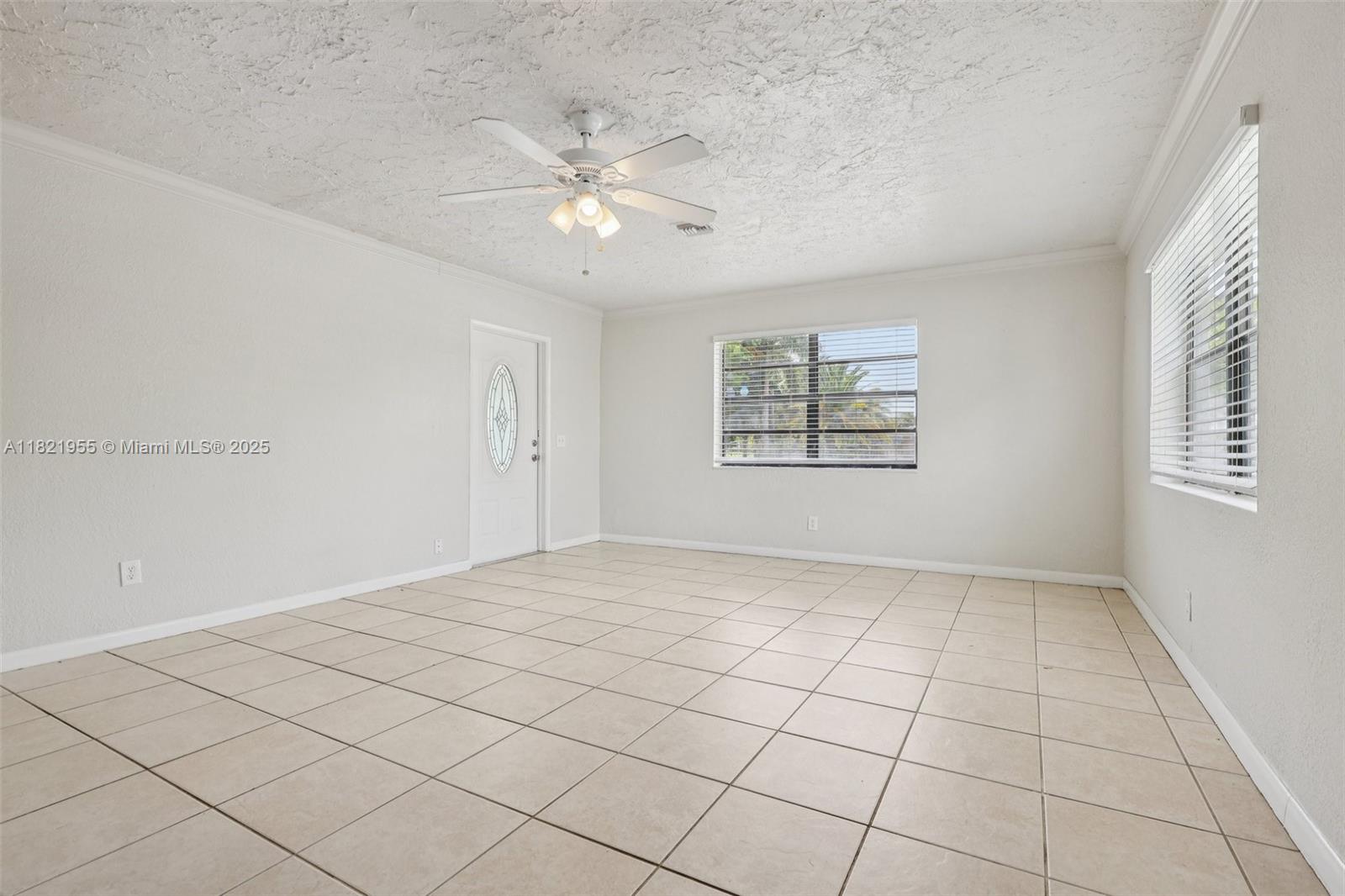 2817 SW 8th St, Fort Lauderdale, FL, 33312/$445,000 2 2817 SW 8th St