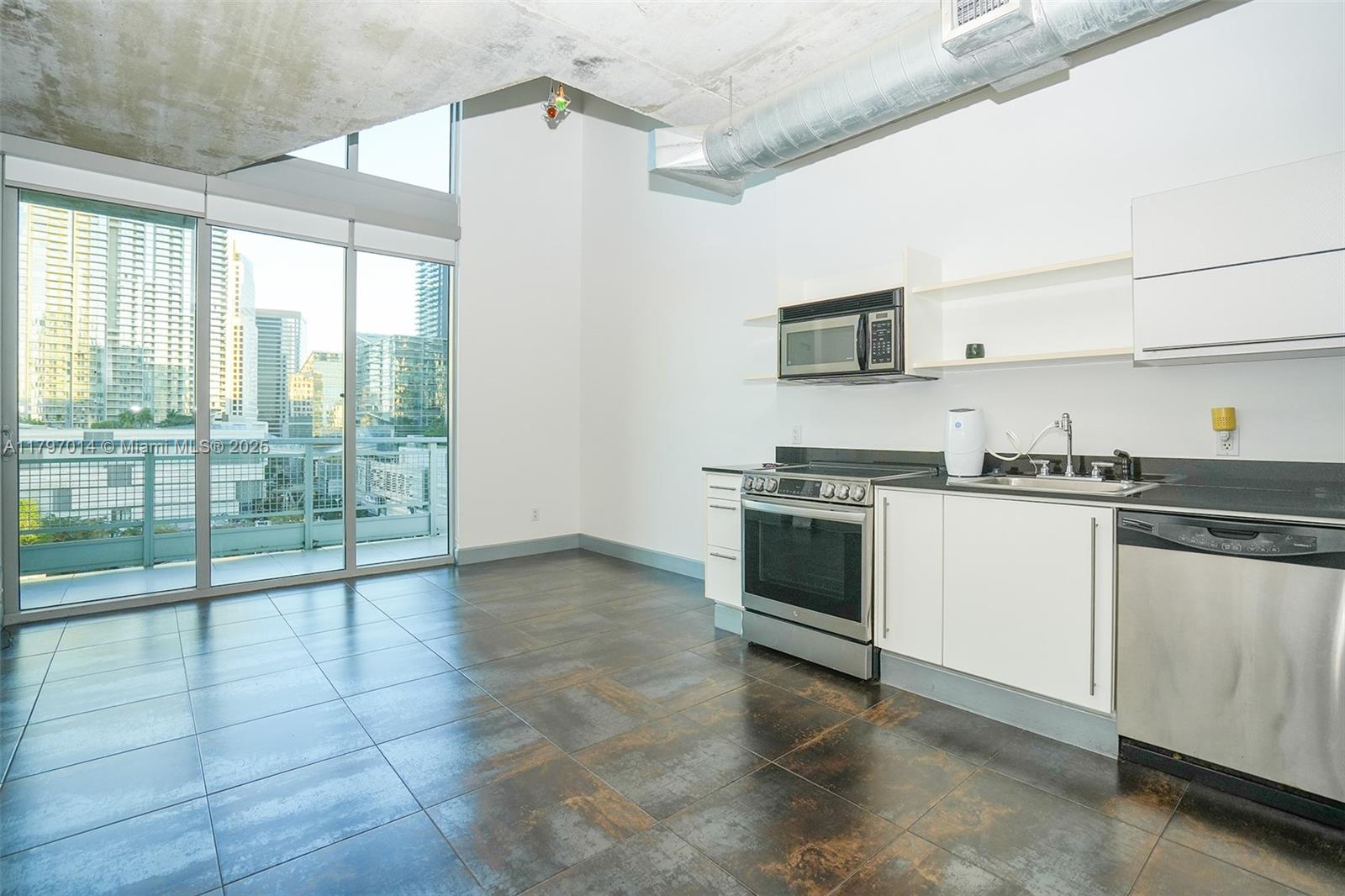 690 Sw 1st Ct 1524, Miami, Broward County, Florida - 1 Bedrooms  
2 Bathrooms - 