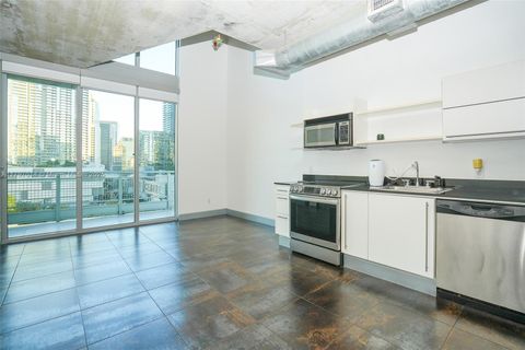 690 SW 1st Ct 1524 Miami FL 33130
