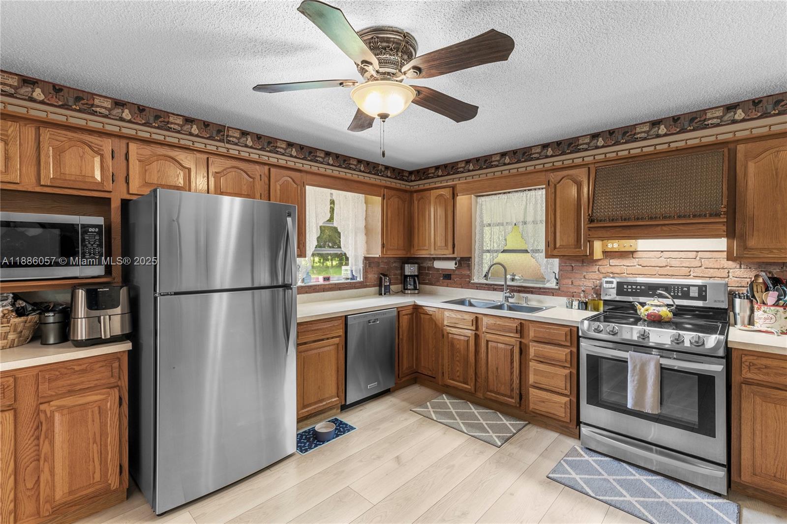 GREEN ACRES - Residential