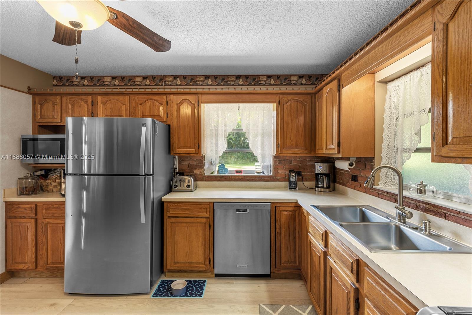 GREEN ACRES - Residential