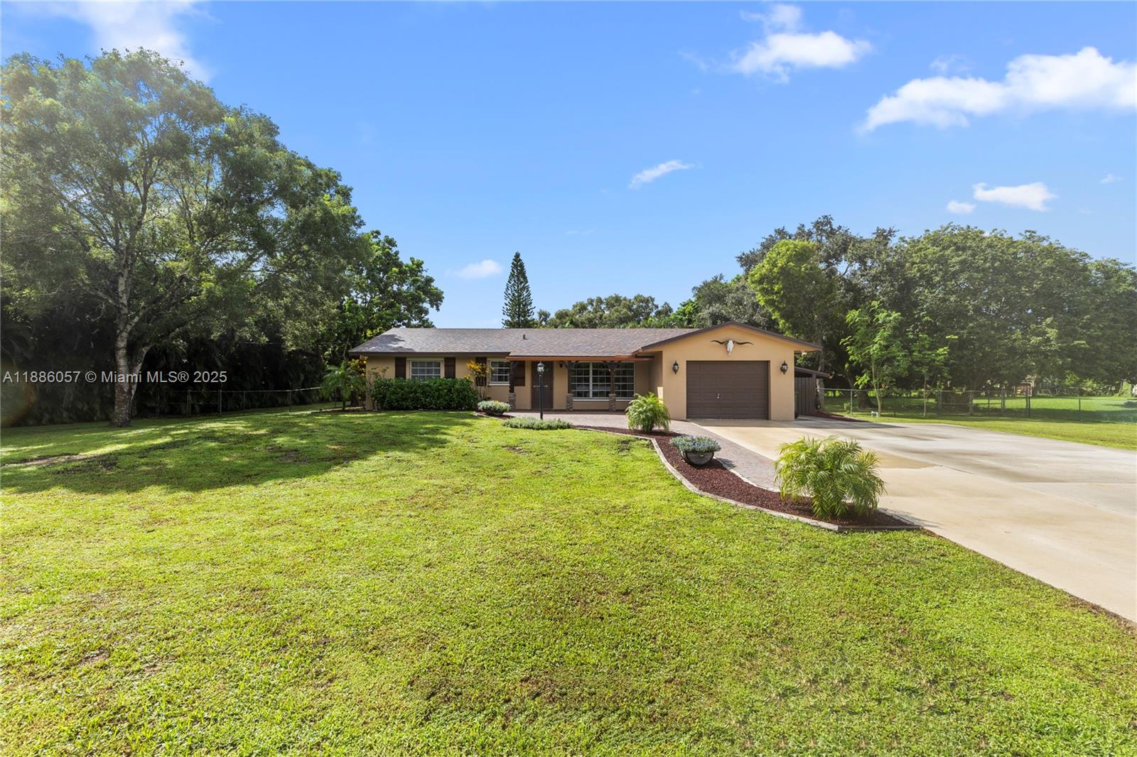 GREEN ACRES - Residential