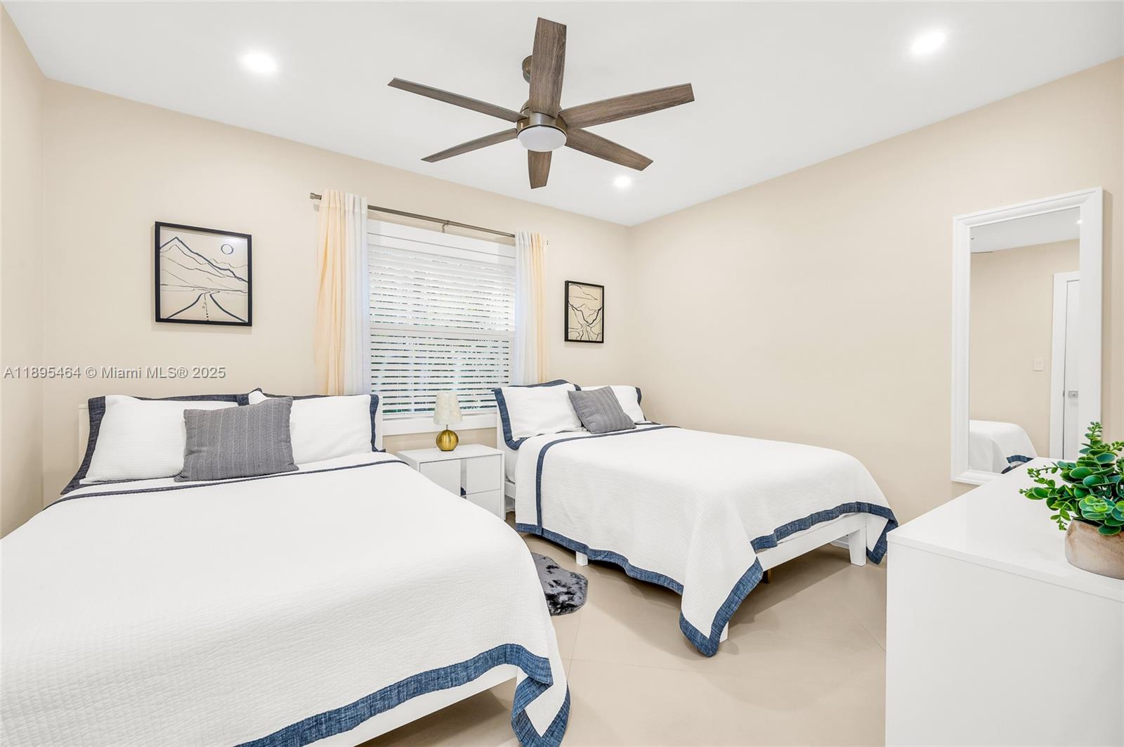SUNSET TRAILS NO 4 - Residential Lease