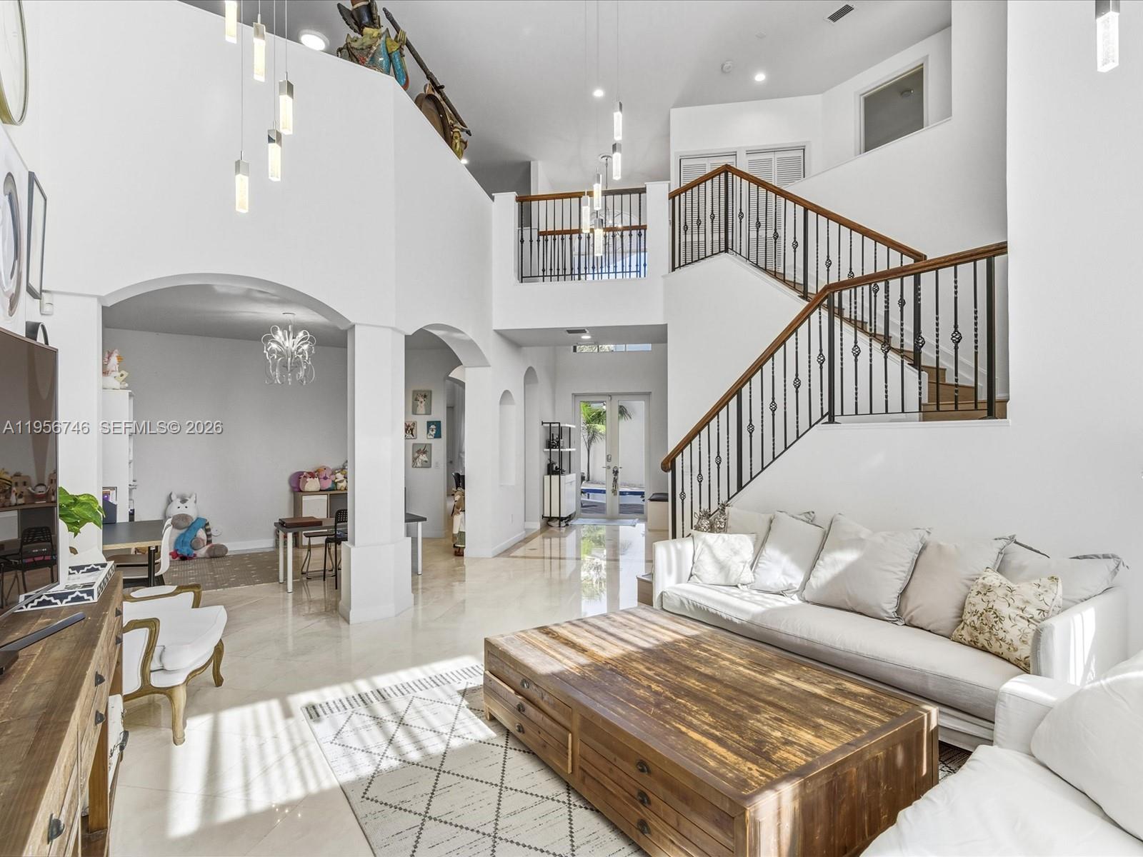 GOLDEN GATE ESTATES & MAR - Residential