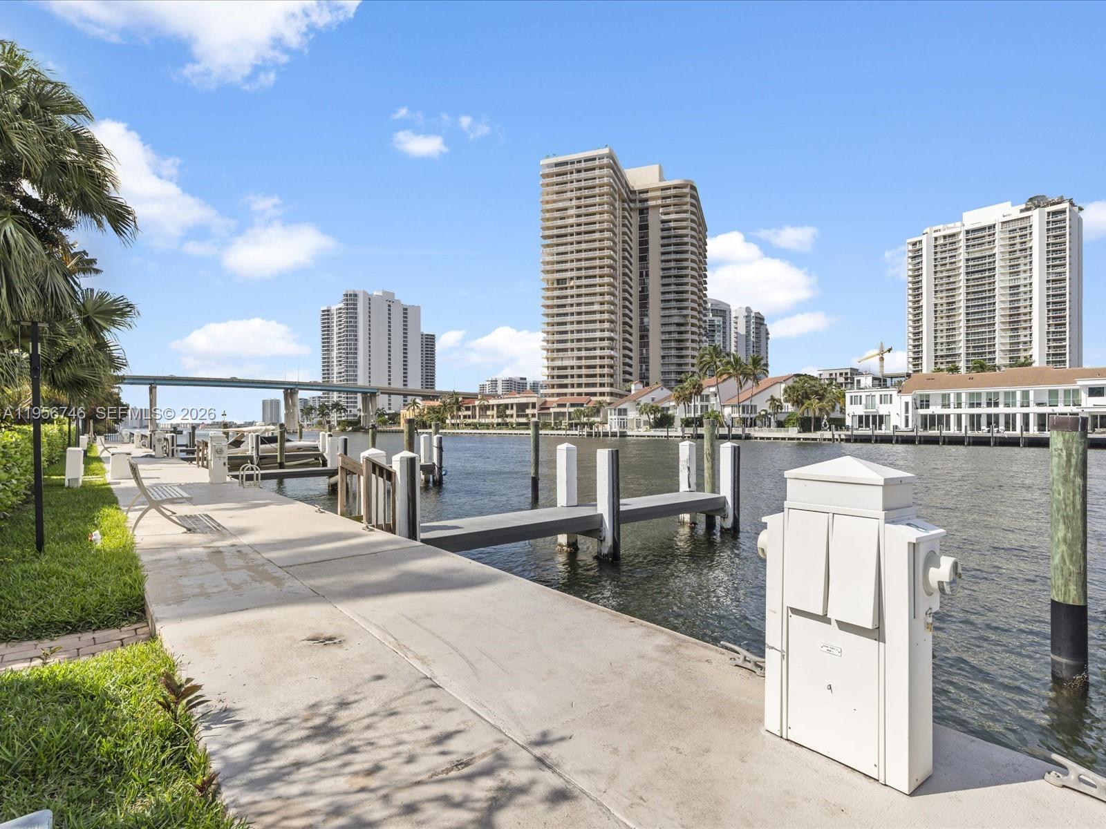 GOLDEN GATE ESTATES & MAR - Residential