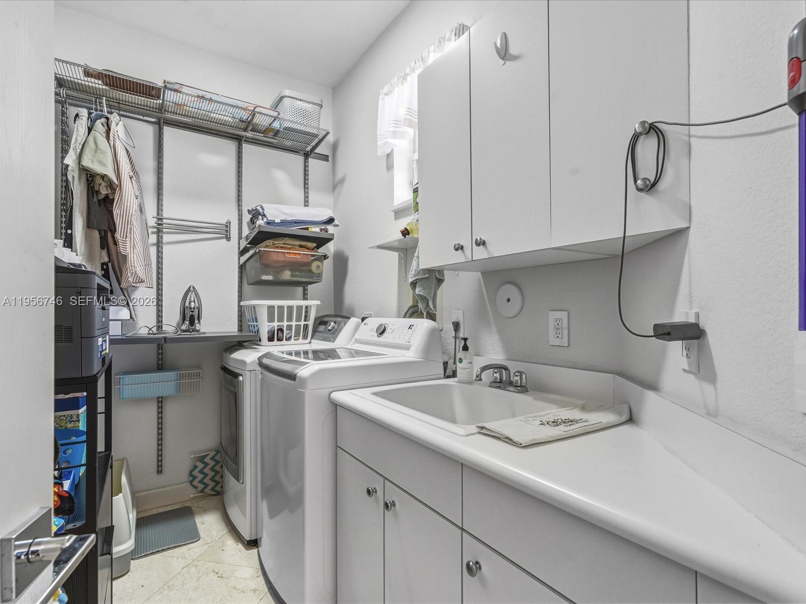 GOLDEN GATE ESTATES & MAR - Residential