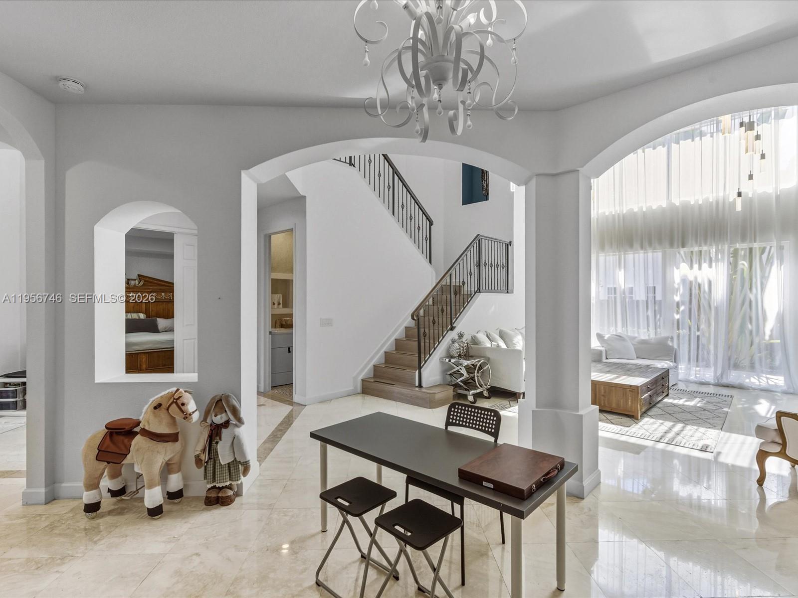 GOLDEN GATE ESTATES & MAR - Residential