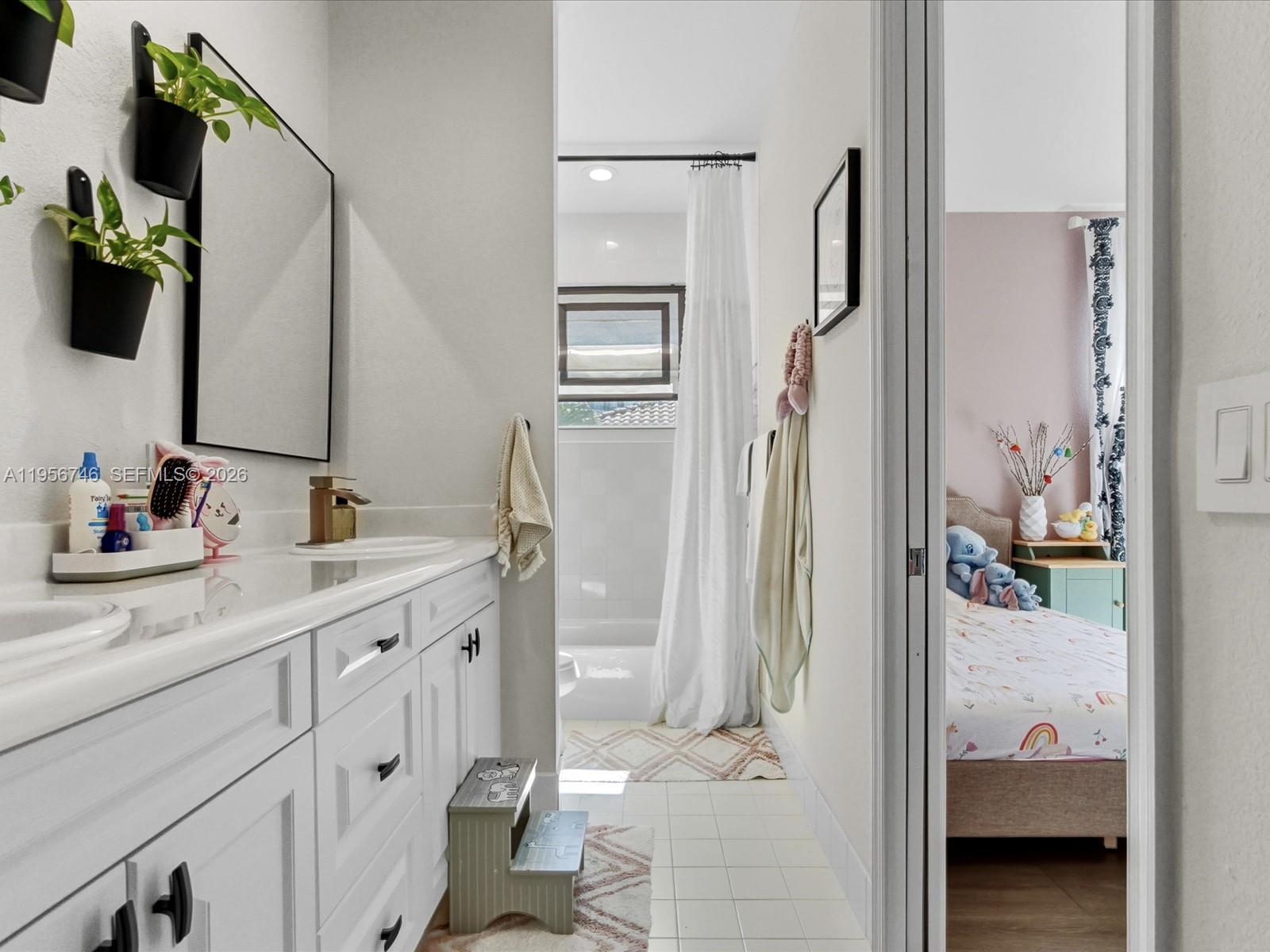 GOLDEN GATE ESTATES & MAR - Residential