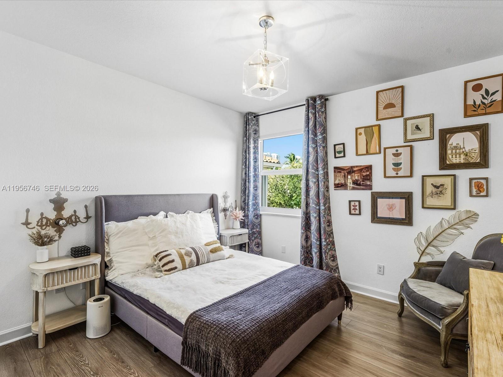 GOLDEN GATE ESTATES & MAR - Residential