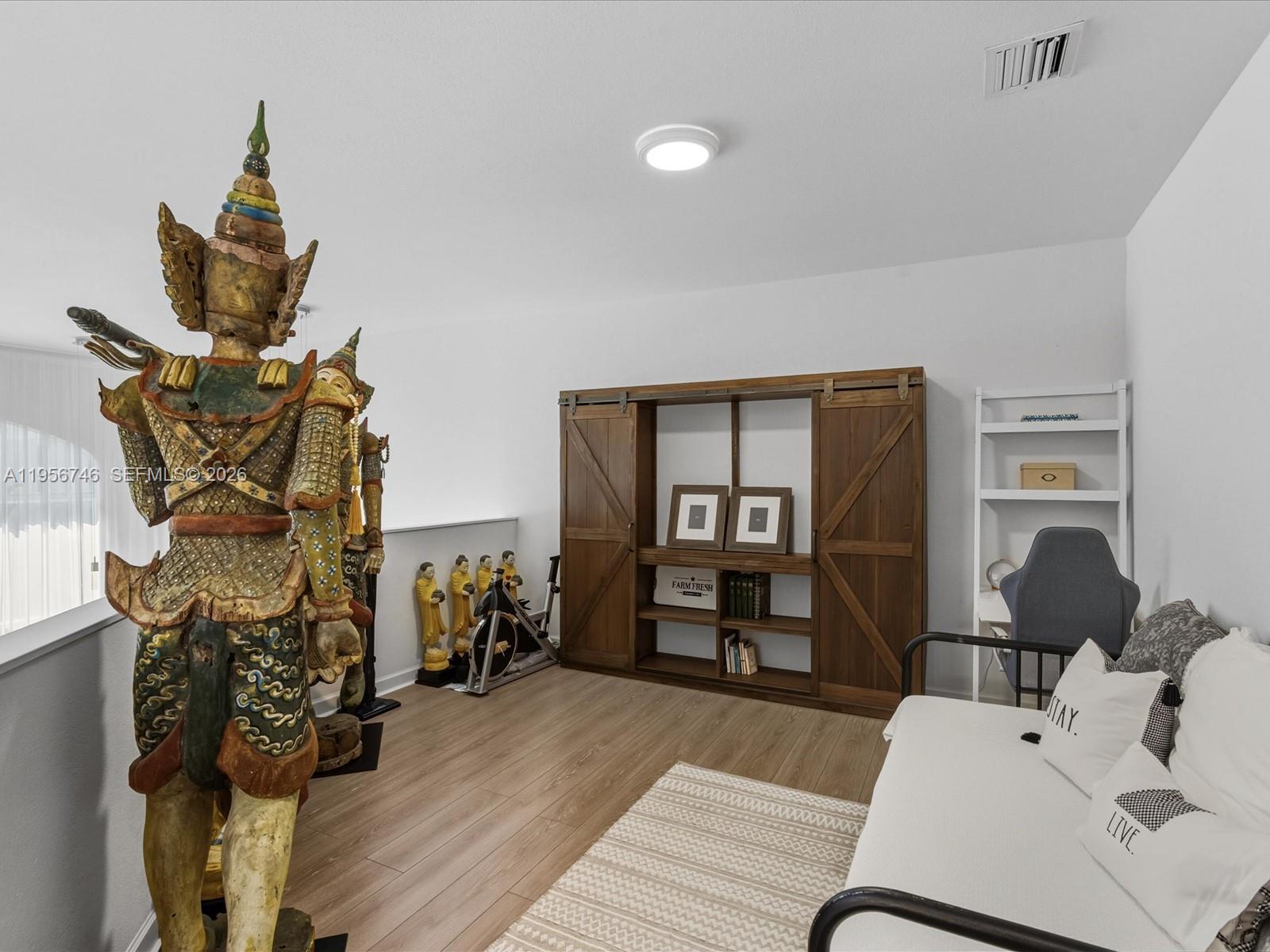 GOLDEN GATE ESTATES & MAR - Residential