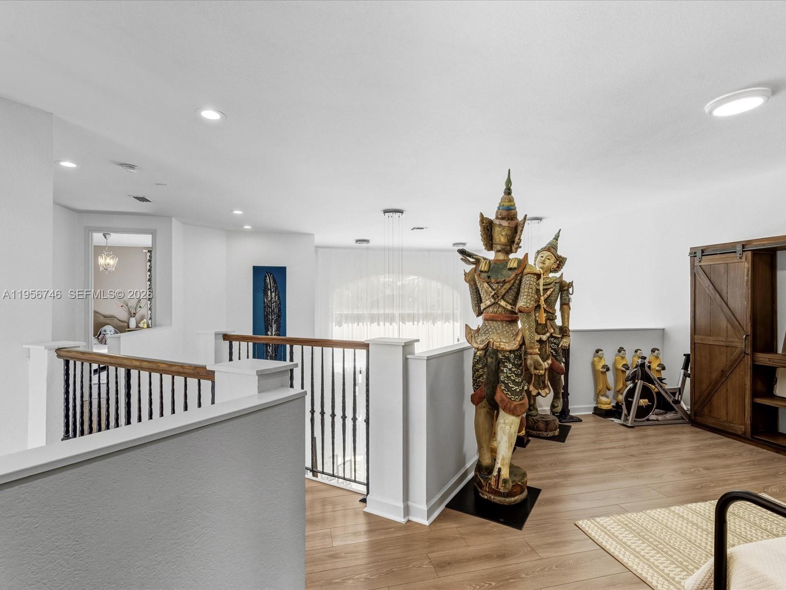 GOLDEN GATE ESTATES & MAR - Residential