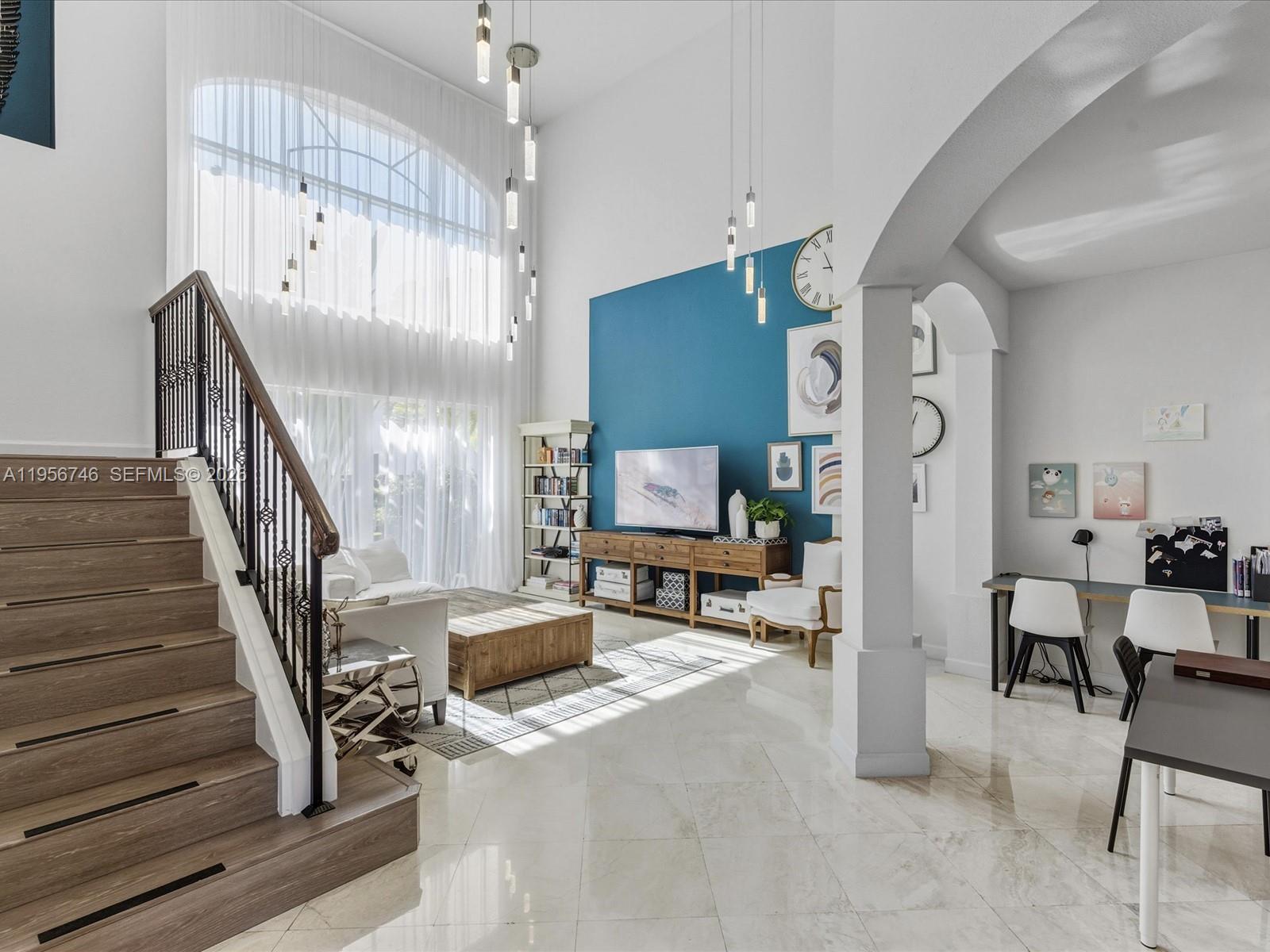 GOLDEN GATE ESTATES & MAR - Residential