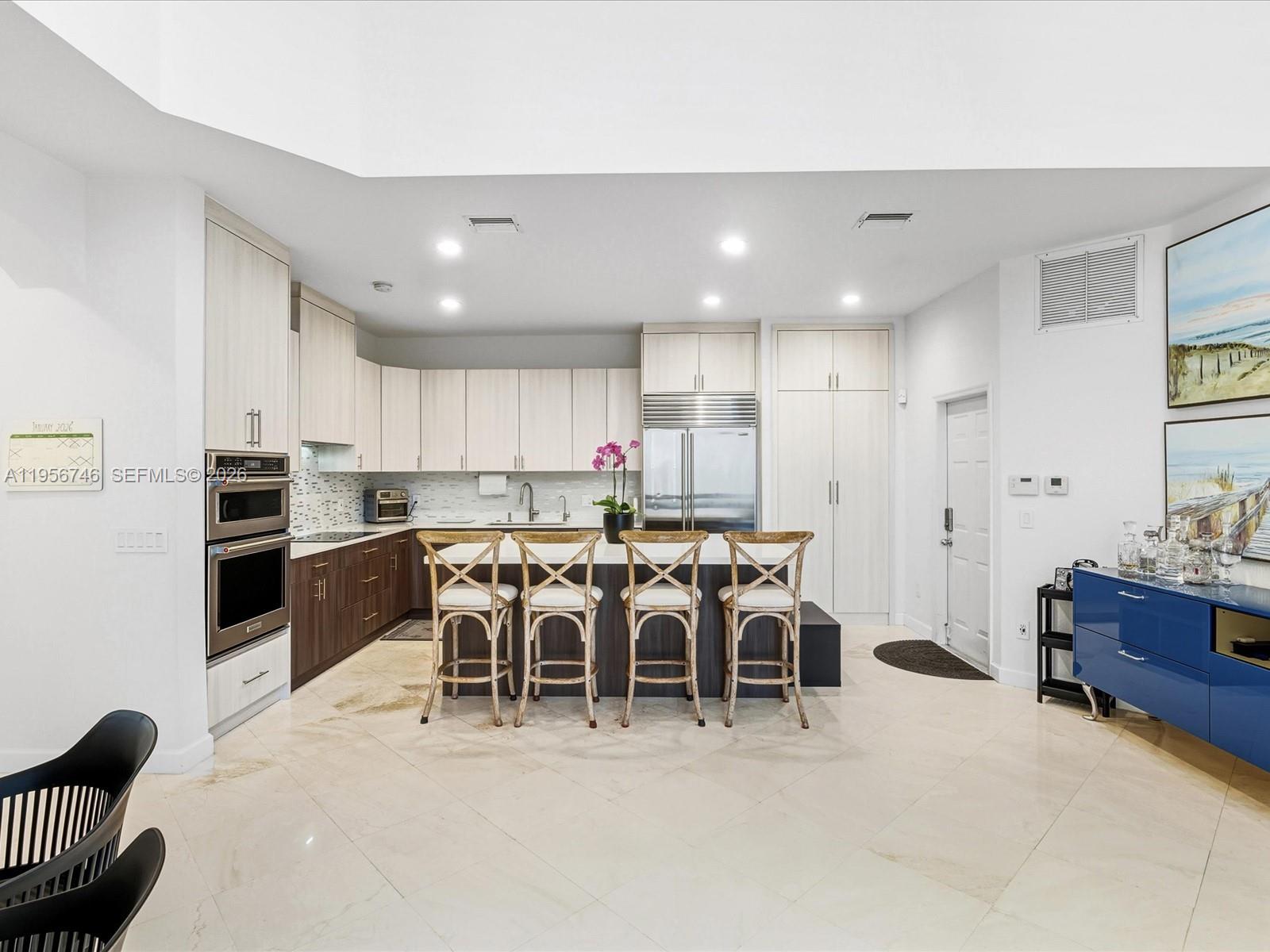 GOLDEN GATE ESTATES & MAR - Residential