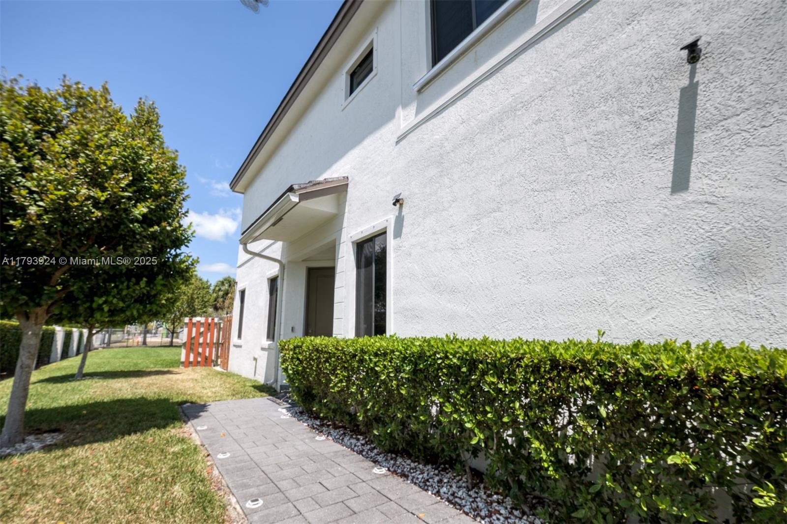 23588 SW 110th Ave