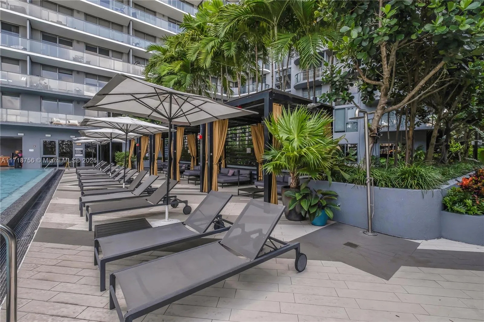 Miami, Florida 33137, United States, 1 Bedroom Bedrooms, ,2 BathroomsBathrooms,Residential,Pending,9730