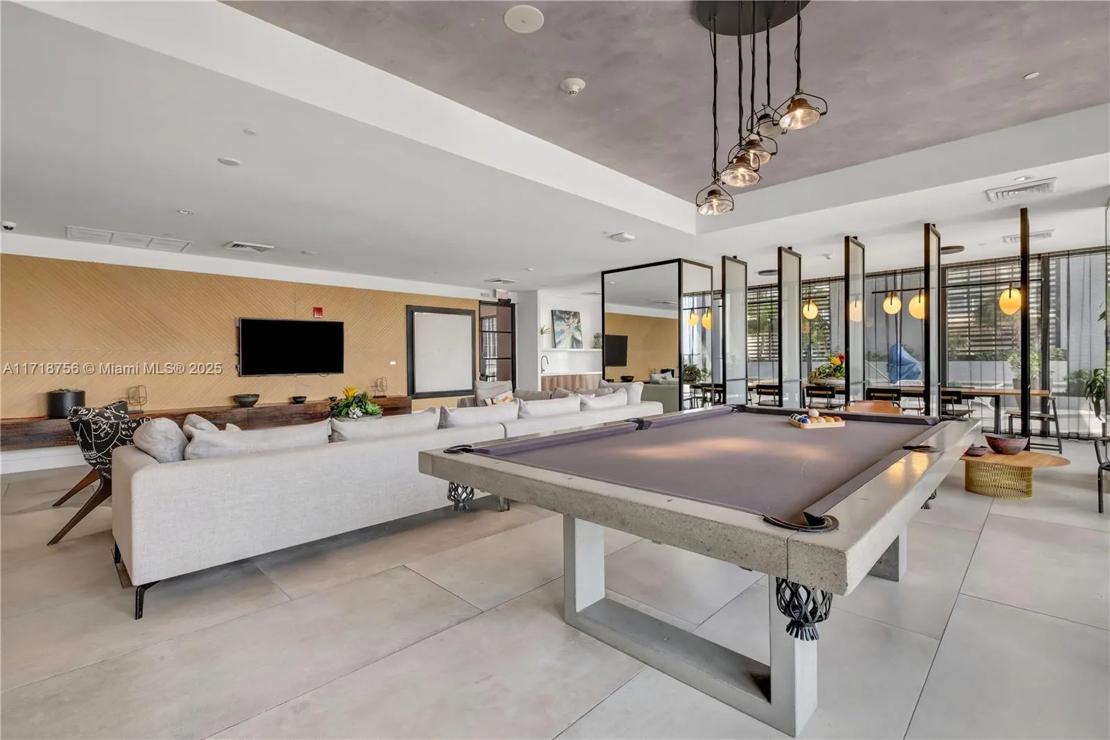 Miami, Florida 33137, United States, 1 Bedroom Bedrooms, ,2 BathroomsBathrooms,Residential,Pending,9730