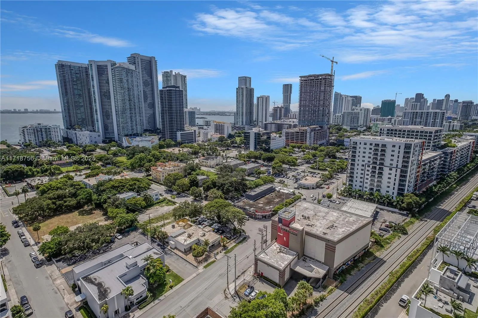 Miami, Florida 33137, United States, 1 Bedroom Bedrooms, ,2 BathroomsBathrooms,Residential,Pending,9730