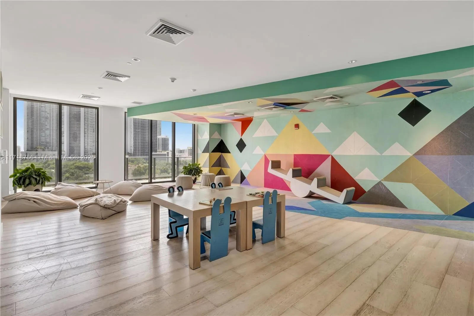 Miami, Florida 33137, United States, 1 Bedroom Bedrooms, ,2 BathroomsBathrooms,Residential,Pending,9730