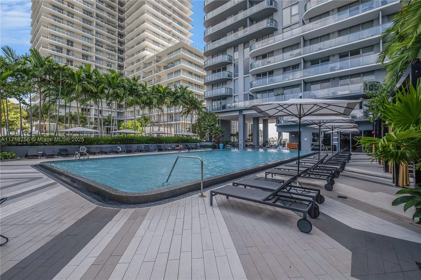 Miami, Florida 33137, United States, 1 Bedroom Bedrooms, ,2 BathroomsBathrooms,Residential,Pending,9730