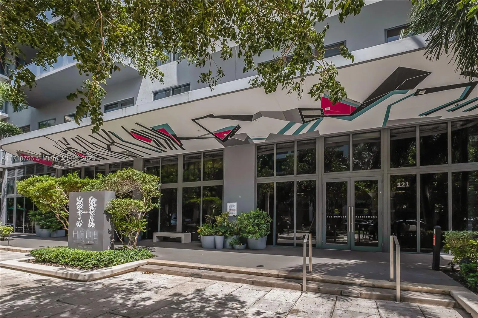 Miami, Florida 33137, United States, 1 Bedroom Bedrooms, ,2 BathroomsBathrooms,Residential,Pending,9730