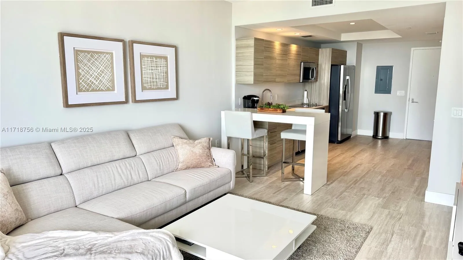 Miami, Florida 33137, United States, 1 Bedroom Bedrooms, ,2 BathroomsBathrooms,Residential,Pending,9730