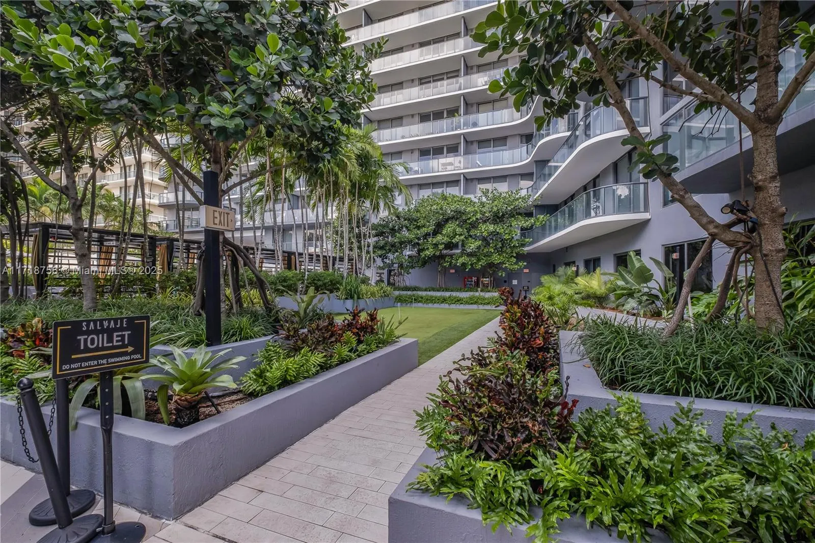 Miami, Florida 33137, United States, 1 Bedroom Bedrooms, ,2 BathroomsBathrooms,Residential,Pending,9730