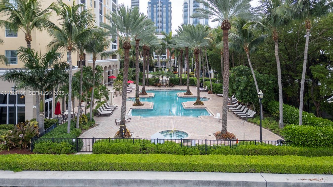 PORTO BELLAGIO CONDO - Residential